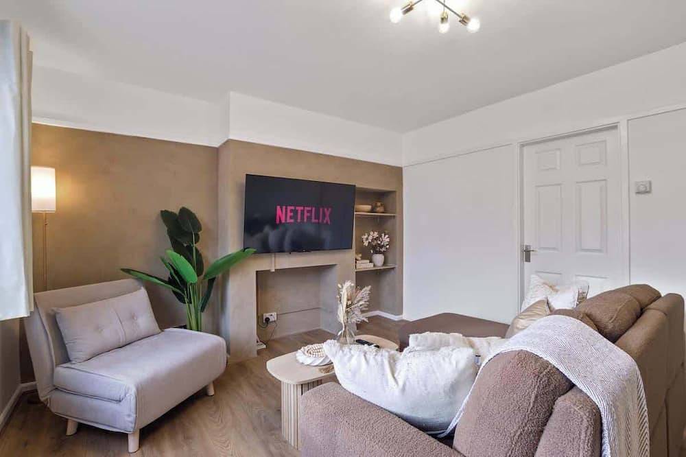 Stylish 3-Bed Countryside House | Peace & Privacy in Buckinghamshire