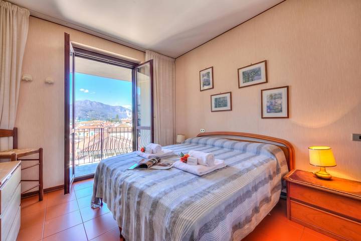 Appartement entier, Laura's Cozy Apartment: with Balcony, Lift, Parking in Stresa Centre in Stresa, Comune di Stresa