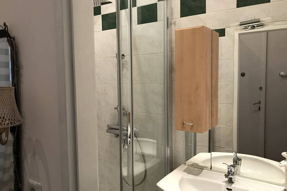 Ganze Wohnung, Großzügiges 88 m² großes Apartment im 1. Stock in Wien, Wienerwald