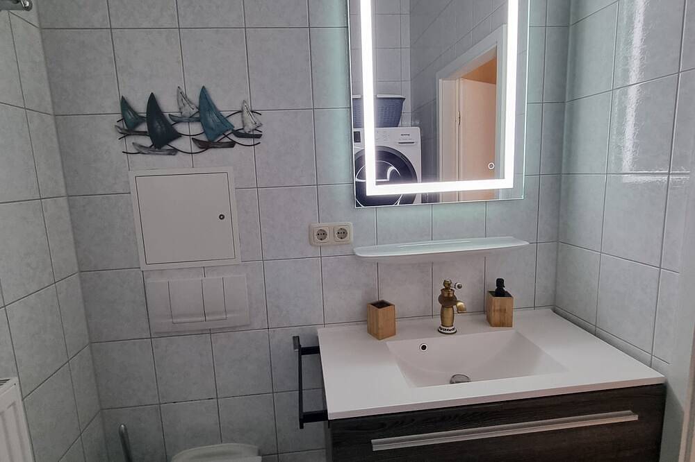 Entire apartment, Quiet vacation apartment for 4 guests, 60m² in Bad Elster near forest, pond. Parking lot in Bad Elster, Chemnitz (region)