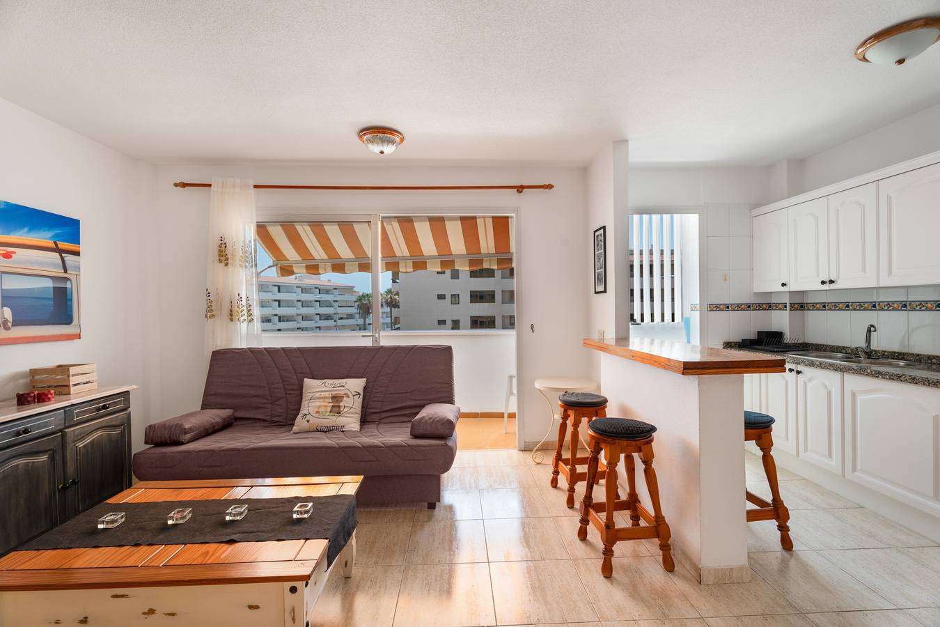 Ganze Wohnung, Ferienwohnung 'Central Los Cristianos' mit Bergblick, Gemeinschaftspool und Wi-Fi in Los Cristianos, Arona