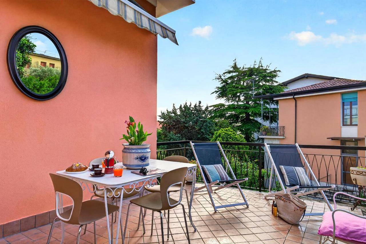 Peaceful house near the Lake &City Center in Desenzano del Garda, Gardasee-Berge
