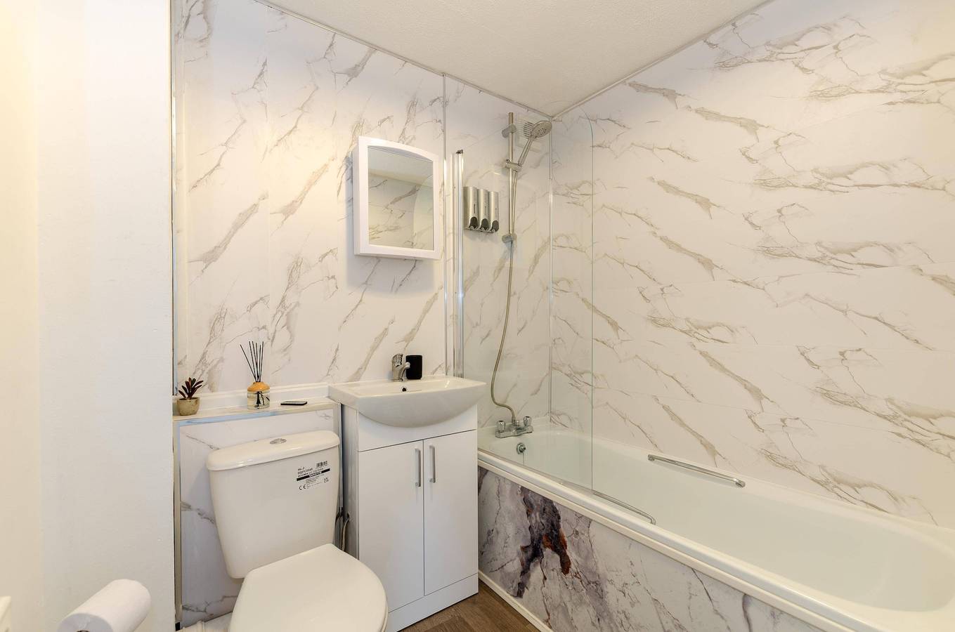 Entire holiday apartment, 1 Bed- Sleeps 2 - Pet Friendly - City Centre in Preston, Lancashire