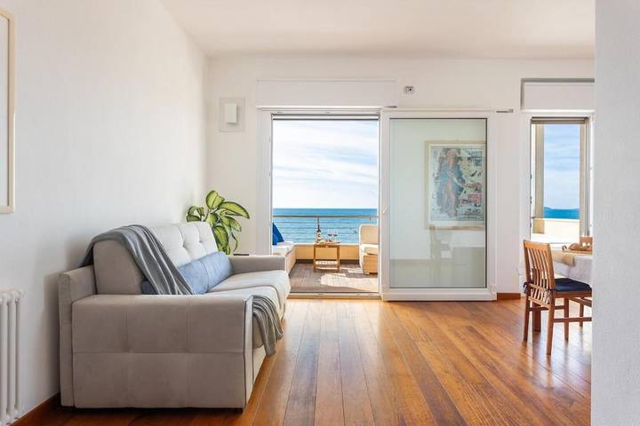 Appartamento per 5 persone, con balcone e piscina nonché idromassaggio a Torre Grande