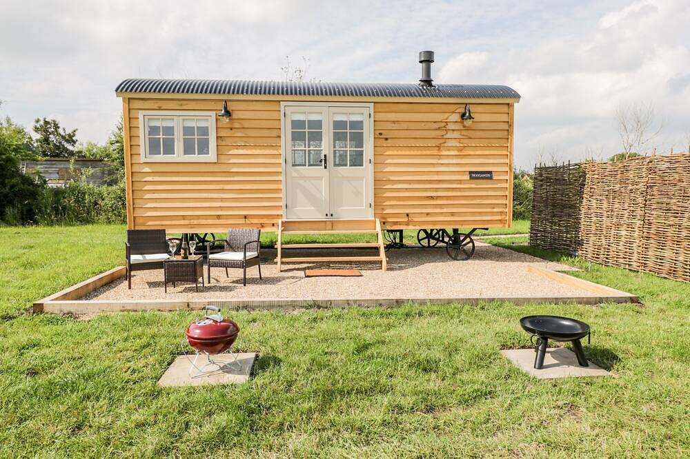 Waylands, pet friendly, with open fire in Uffington in North Wessex Downs