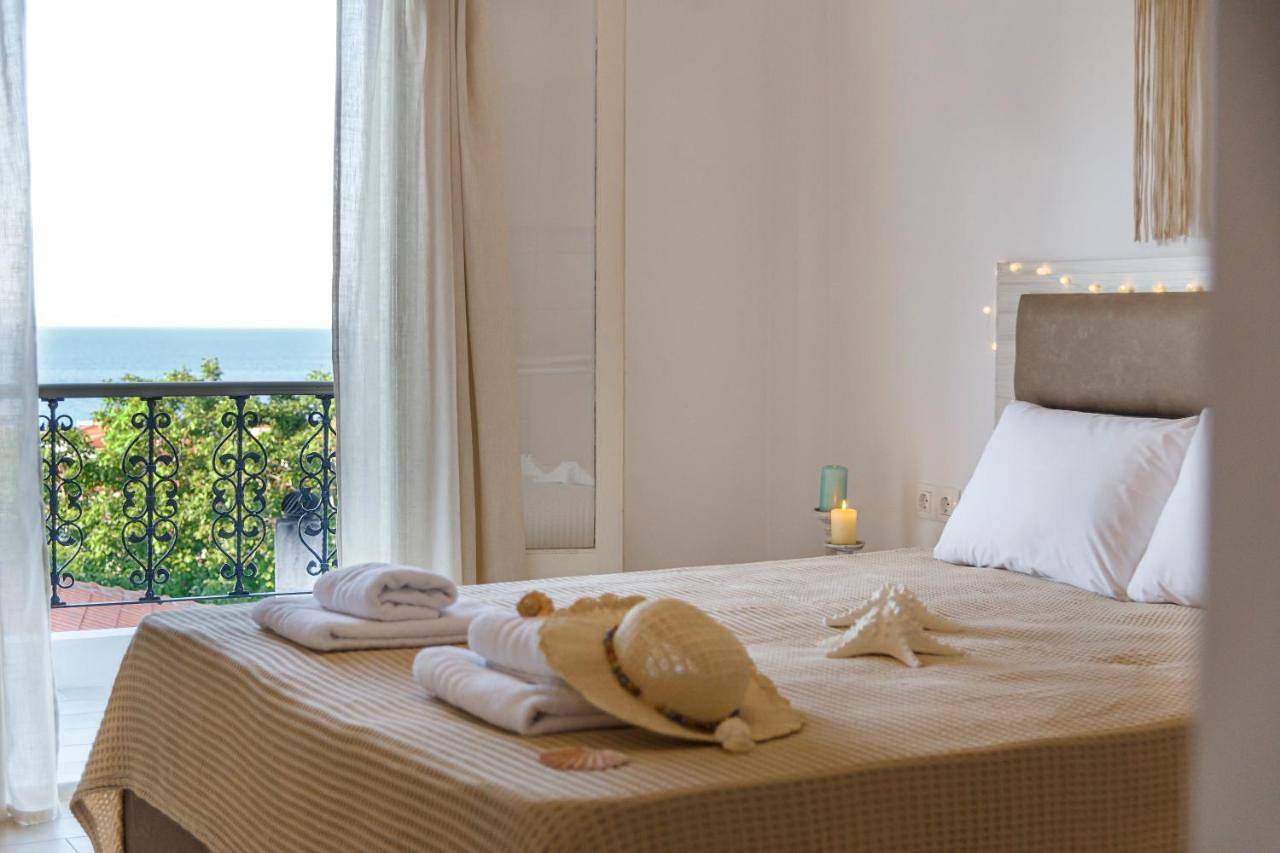 One-Bedroom Apartment with Sea View (3 Adults) in Polychrono, Cassandra
