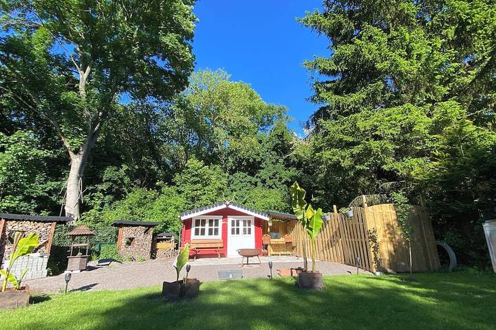 Small cozy forest cottage🏡 in Leipzig right on the edge of the forest to enjoy😊 in Südwest, Leipzig
