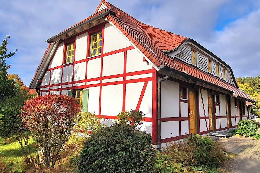 Ganze Wohnung, 350 m bis zum Strand und Ostsee großzügiges Feriendorf auf Rügen Natur und Ruhe in Kreptitz, Dranske