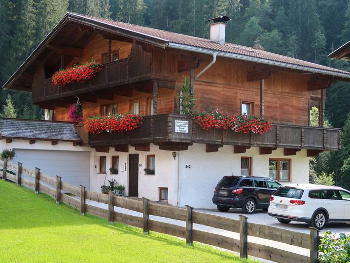 Vakantieappartement voor 2 personen, with Balkon and Terras as well as Tuin and Uitzicht in Wildschönau