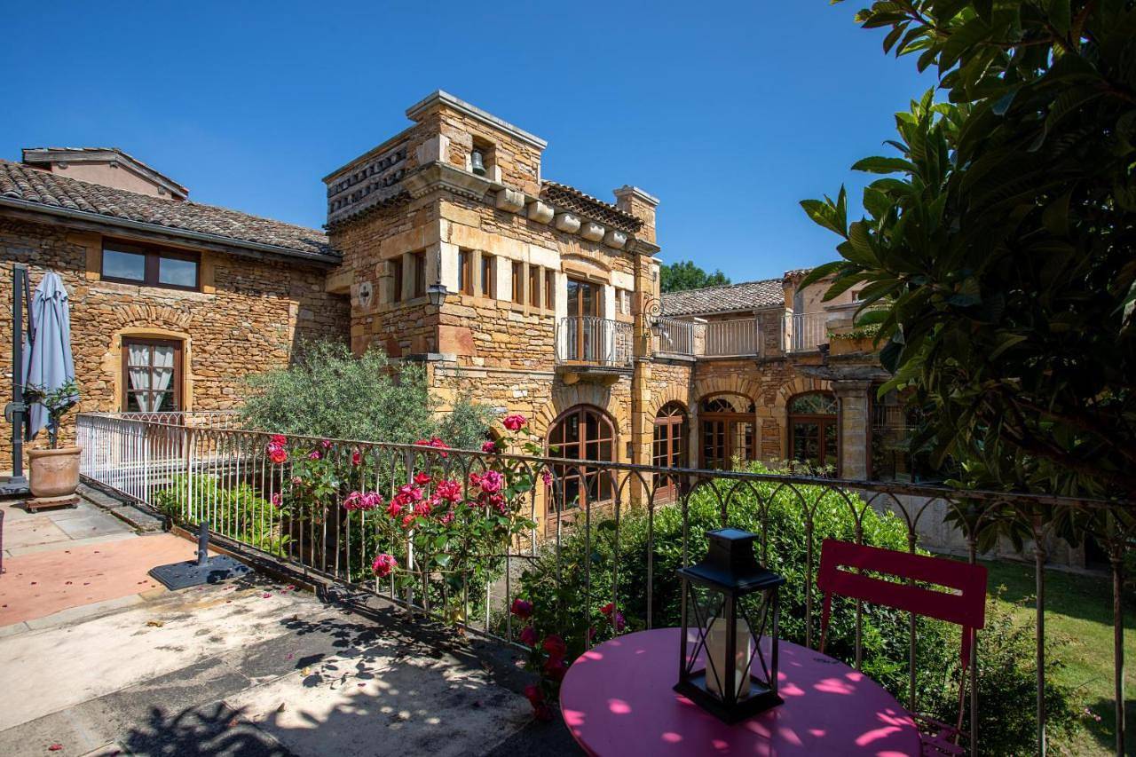 Deluxe Double Room with Balcony in Lacenas, Région de Villefranche-sur-Saône