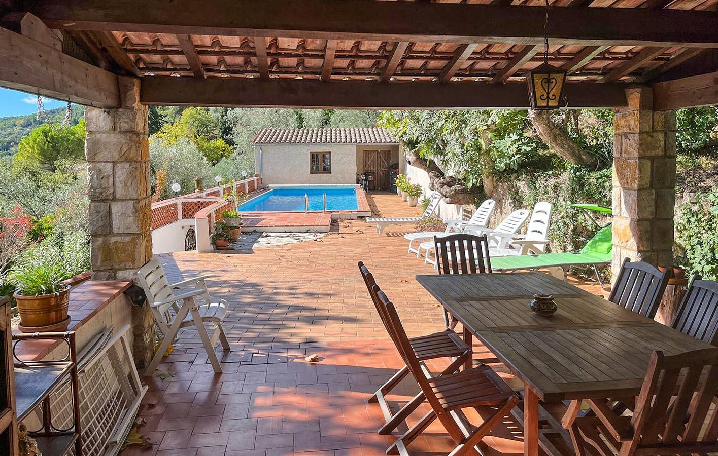 Acogedor apartamento con piscina y aparcamiento, cerca de Seillans in Seillans, Region de Draguignan