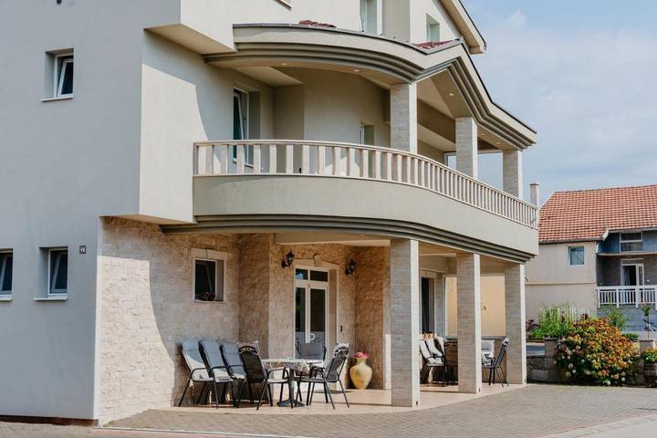 Chambre d’hôte pour 2 personnes, avec balcon ainsi que vue et jardin dans Međugorje - 2