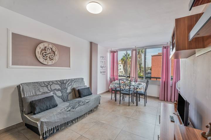 Appartement entier, Vacances 'Chasna' avec Piscine Commune, Jardin Commun et Wi-Fi in Callao de la Cochina (Arona), Arona