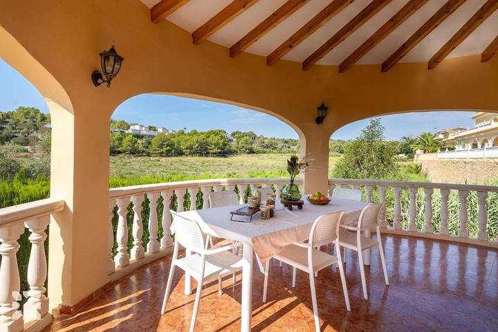 Casa rural para 8 personas, con piscina además de balcón y jardín en Moraira - 4