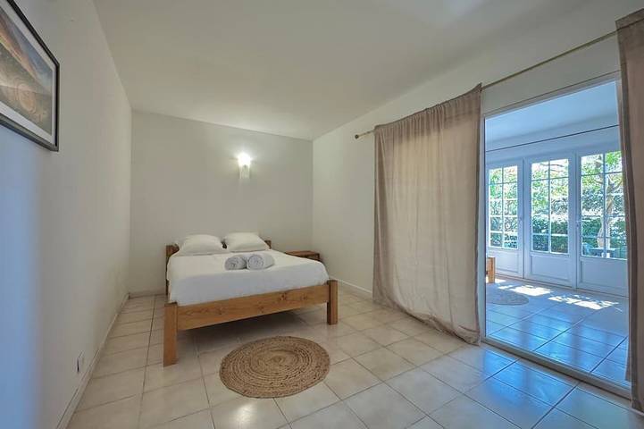 Location de vacances pour 8 personnes, avec jardin à Bezouce - 2