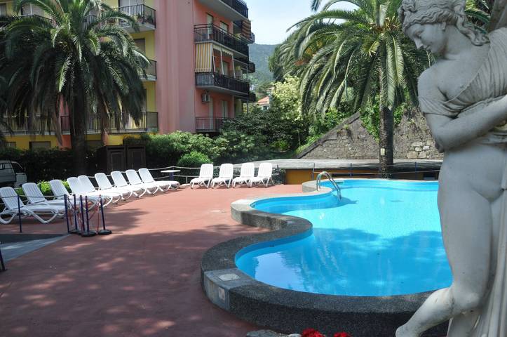 Ferienwohnung für 4 Personen, mit Garten in Moneglia