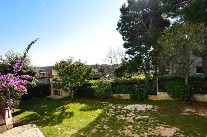 Ganze Ferienwohnung, Ferienwohnung mit Balkon und Meerblick in Premantura, Südküste Istrien