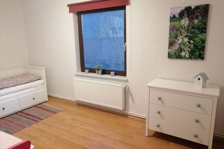 Ganze Wohnung, Landoase: Fewo mit toller Ausstattung, Terrasse und Garten - Ferienwohnung in Großsolt, Grünes Binnenland