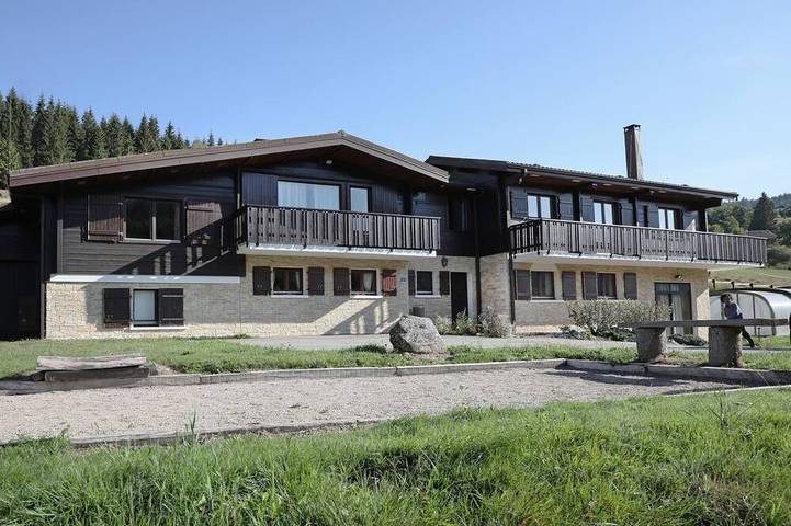 Chalet pour 14 personnes, avec jardin ainsi que sauna et jacuzzi, animaux acceptés à Ban-sur-Meurthe-Clefcy
