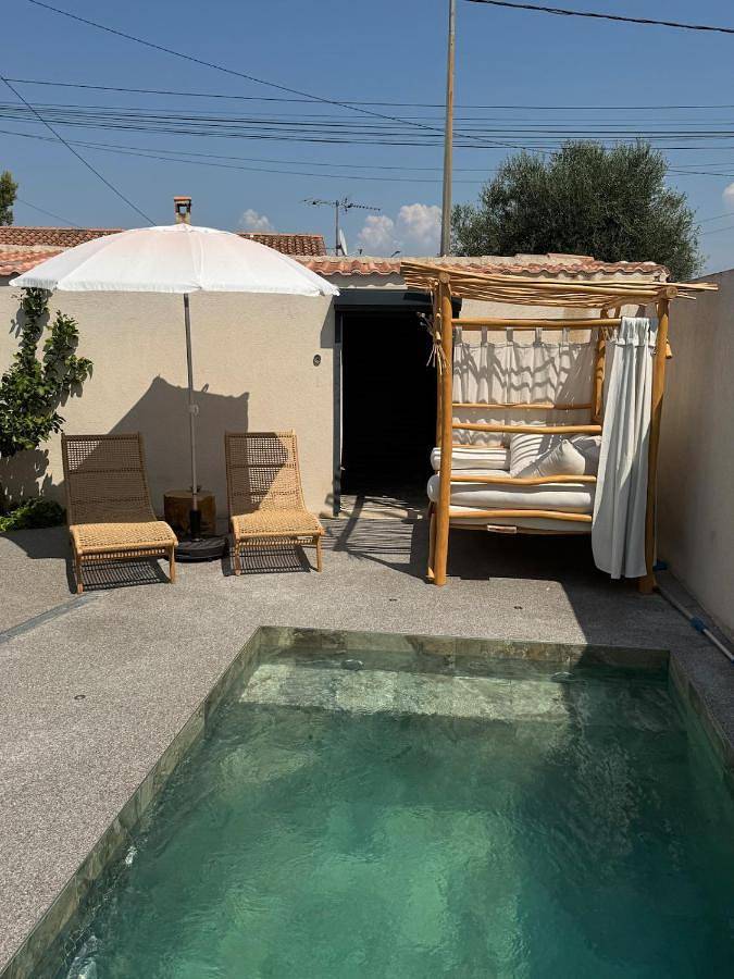Apartamento de vacaciones para 4 personas, con piscina además de jacuzzi y terraza - 1