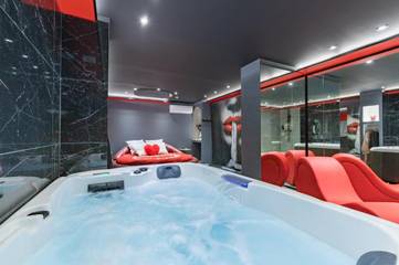 Gîte pour 2 personnes, avec terrasse et jacuzzi à Pamiers