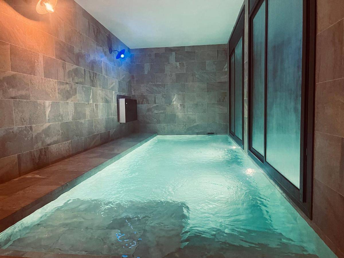 Ganze Wohnung, Le Loft Piscine Spa de Figueres in Figueres, Oberampurien
