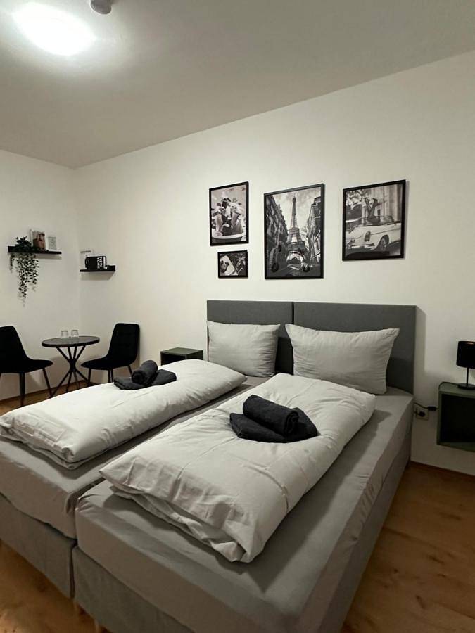 Ganze Wohnung, Twin Room with Shared Bathroom in Bitterfeld, Bitterfeld-Wolfen