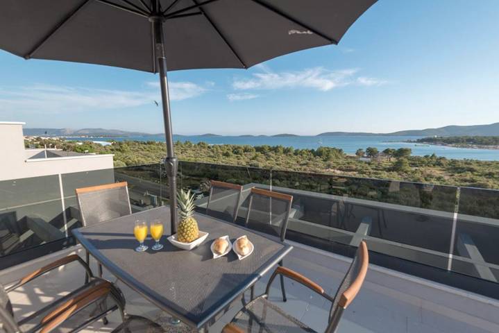 Maison d’hôte pour 3 personnes, avec piscine ainsi que jardin et vue à Šibenik - 4