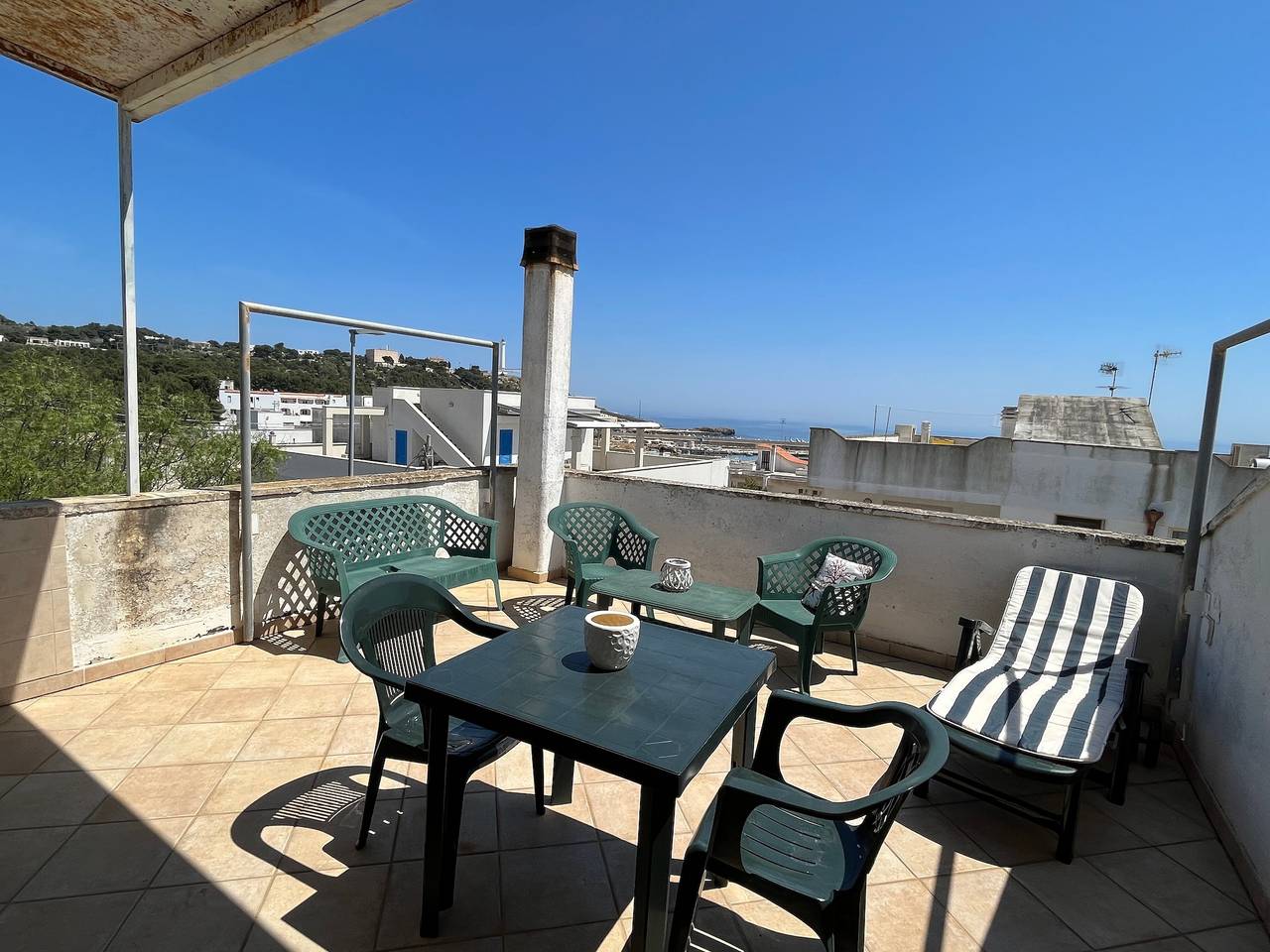 Appartement entier, Appartement 'Monolocale Giorgia' avec vue sur mer, terrasse privée et climatisation in Leuca, Castrignano del Capo