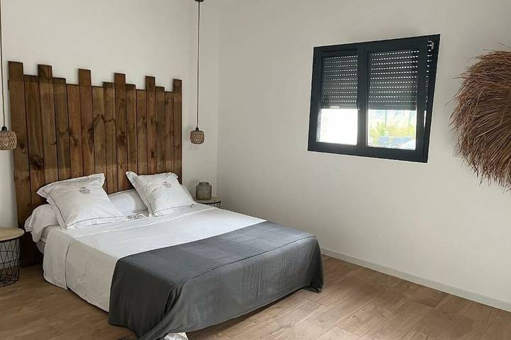Location de vacances pour 8 personnes, avec terrasse et jardin à Clarensac - 3