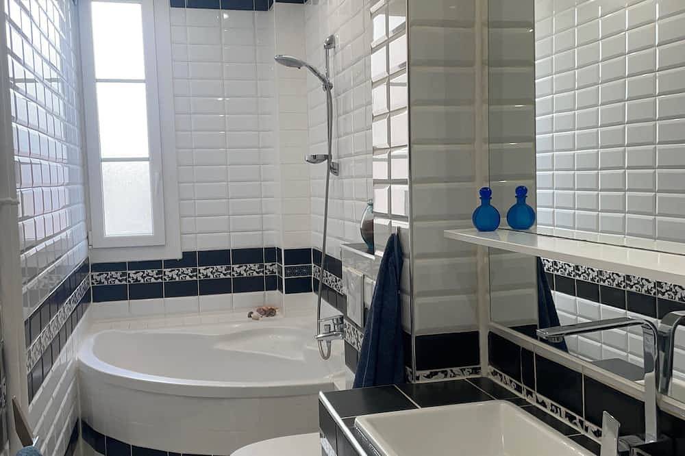 Ganze Wohnung, Appartement Cosy à 10mn de Paris in Courbevoie, Hauts-de-Seine