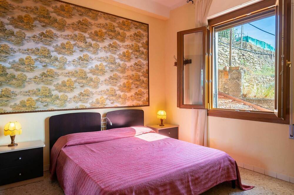 Ganze Wohnung, Gemütliche Wohnung für 5 Gäste mit  W-Lan, Tv, Terrasse und Panoramablick in Pietrabruna, Riviera di Ponente