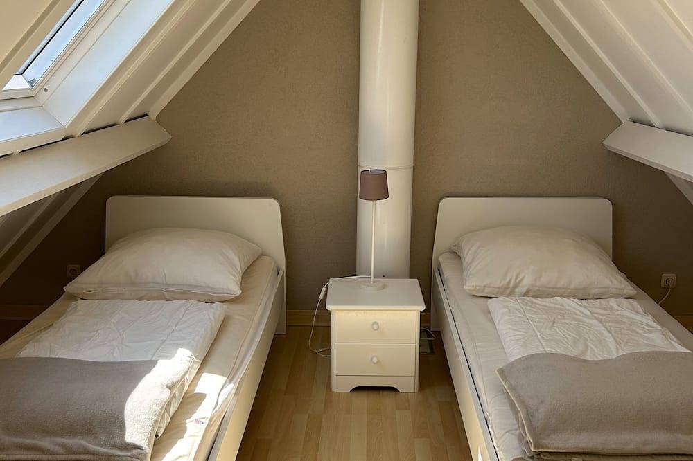 Maison de vacances confortable et équipée avec Wifi et parking - près de la plage in Bredene, Côte belge