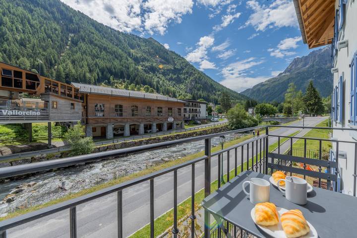 Holiday apartment for 4 people, with balcony and pool as well as sauna - 1