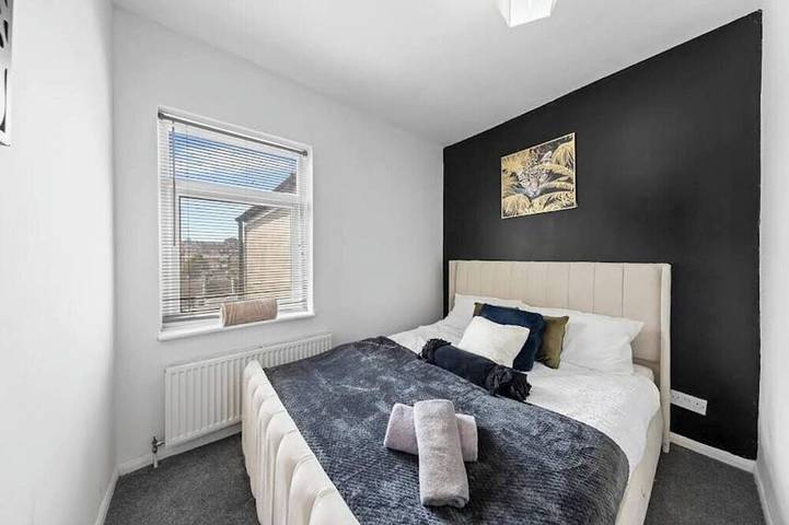 Rochester family retreat near castle & cafés. A tastefully decorated cosy home. in Rochester, Kent Downs
