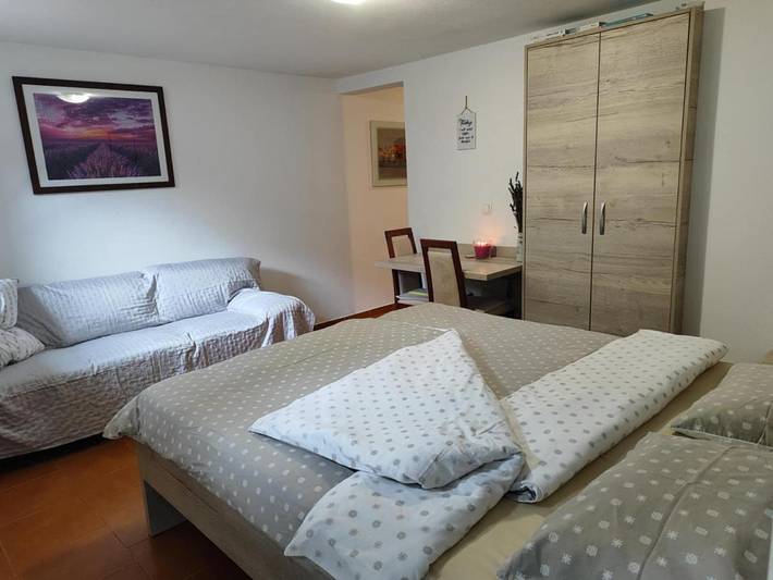 Ferienwohnung für 2 Personen, mit Terrasse und Garten, mit Haustier