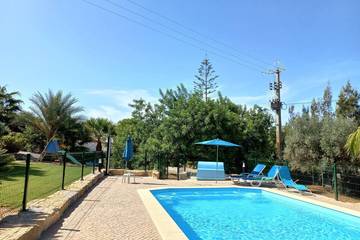 Bungalow für 4 Personen, mit Garten und Pool sowie Whirlpool an der Algarve