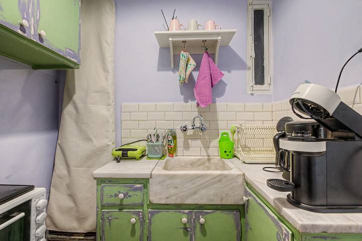 Entire apartment, Apartment 'The House Of Lavender' with Wi-Fi and Air Conditioning in Central Section of Athens, Athens
