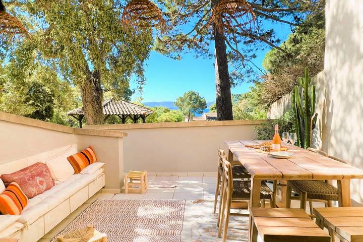 Villa pour 6 personnes, avec terrasse, adapté aux familles dans Cala Rossa