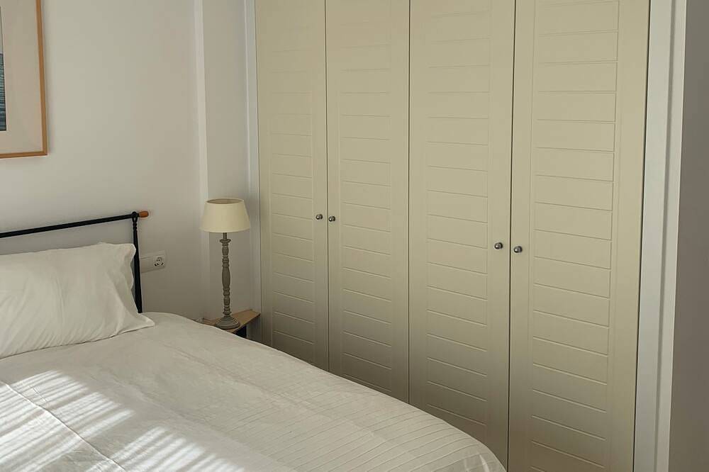 Apartamento entero, Hermoso apartamento con piscina, impresionante ubicación cerca de la playa in Cala Fornells, Calvià