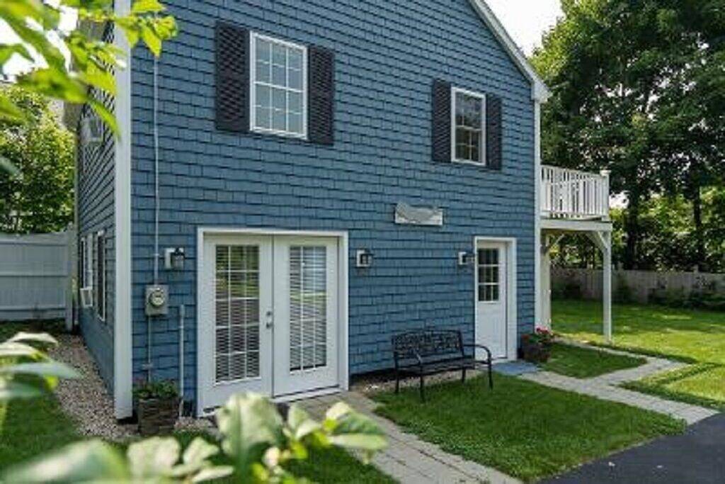 Coastal Cottage in the heart of Kennebunk, Me in Kennebunk, York County