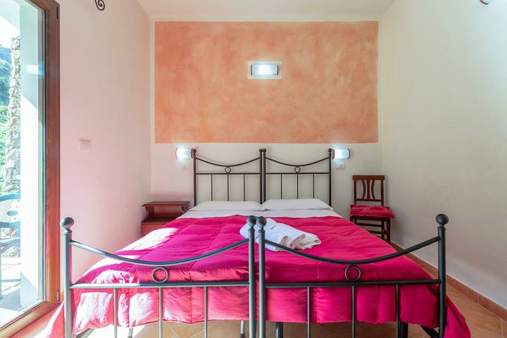 Appartamento intero, Camera Matrimoniale con Piscina, Vista Montagna, Piscina in Comune e Aria Condizionata in Tergu, Provincia di Sassari