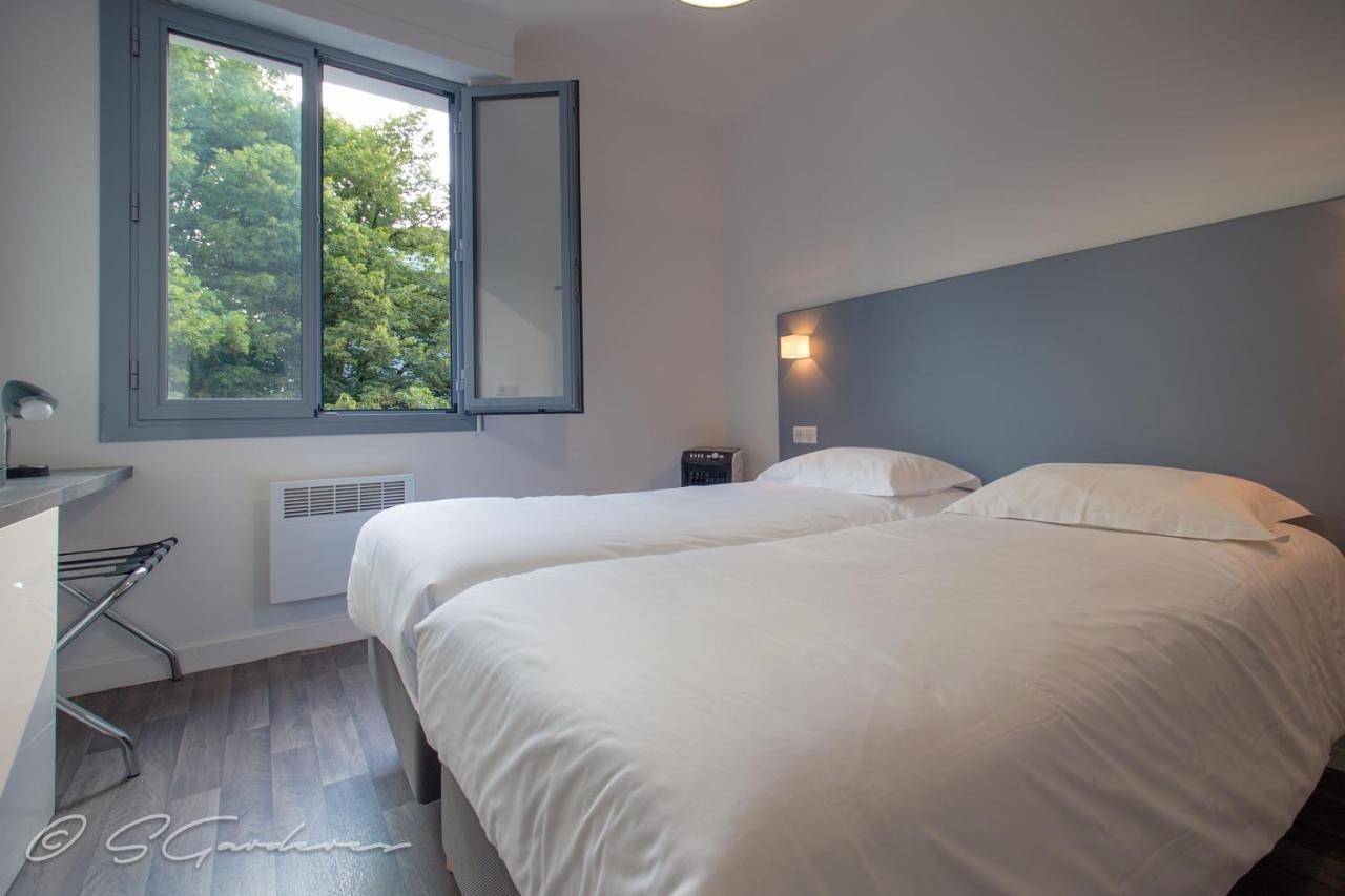 Economy Double Room in Pau, Béarn