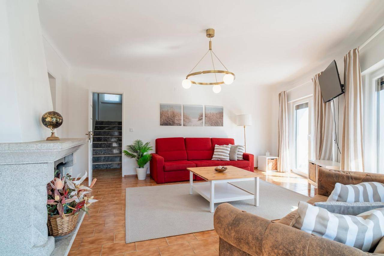 Matias Beach House in Praia da Areia Branca, Lourinhã