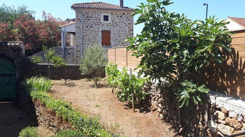 Location de vacances pour 8 personnes, avec jardin et terrasse à Laurac-en-Vivarais - 4