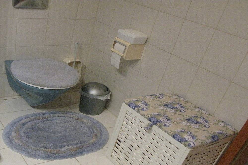 Ganze Wohnung, Im Drachenfelser-Ländchen am Ortsrand gelegens Mehrfamilienhaus in Wachtberg, Rhein-Sieg-Kreis