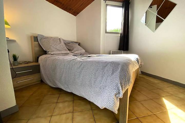 Location de vacances pour 4 personnes, avec terrasse et piscine, animaux acceptés à Puybrun - 2