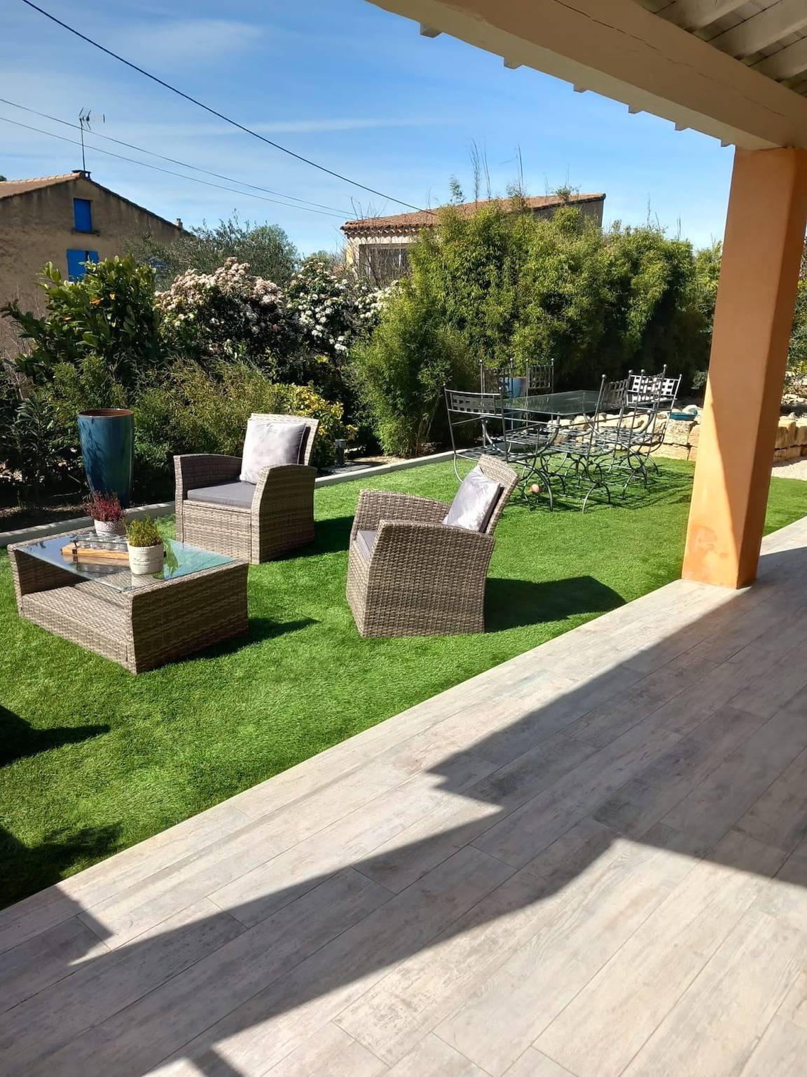Appartement entier, Maison avec piscine privée à Entraigues in Entraigues-sur-la-Sorgue, Vaucluse