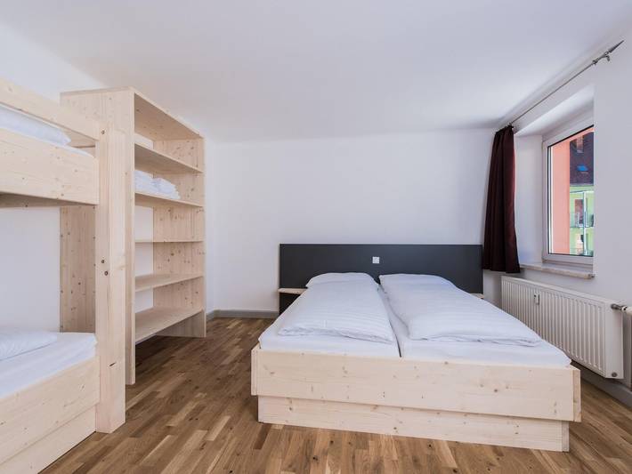 Geräumige Wohnung in der Steiermark mit Sauna (o. Kaution) in Eisenerz, Östliche Obersteiermark