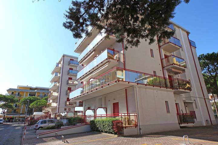 Gîte pour 5 personnes, avec bassin pour enfant et balcon à Lido di Jesolo